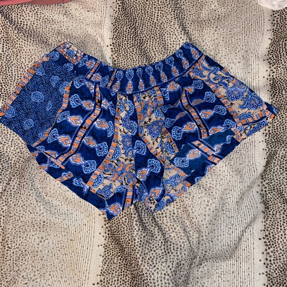 Olivaceous Flowy shorts